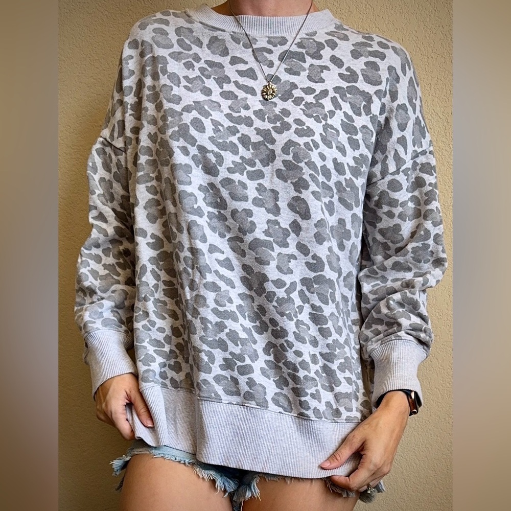 Aerie Grey Leopard Print Slit Crew Neck Pullover Sweatshirt S